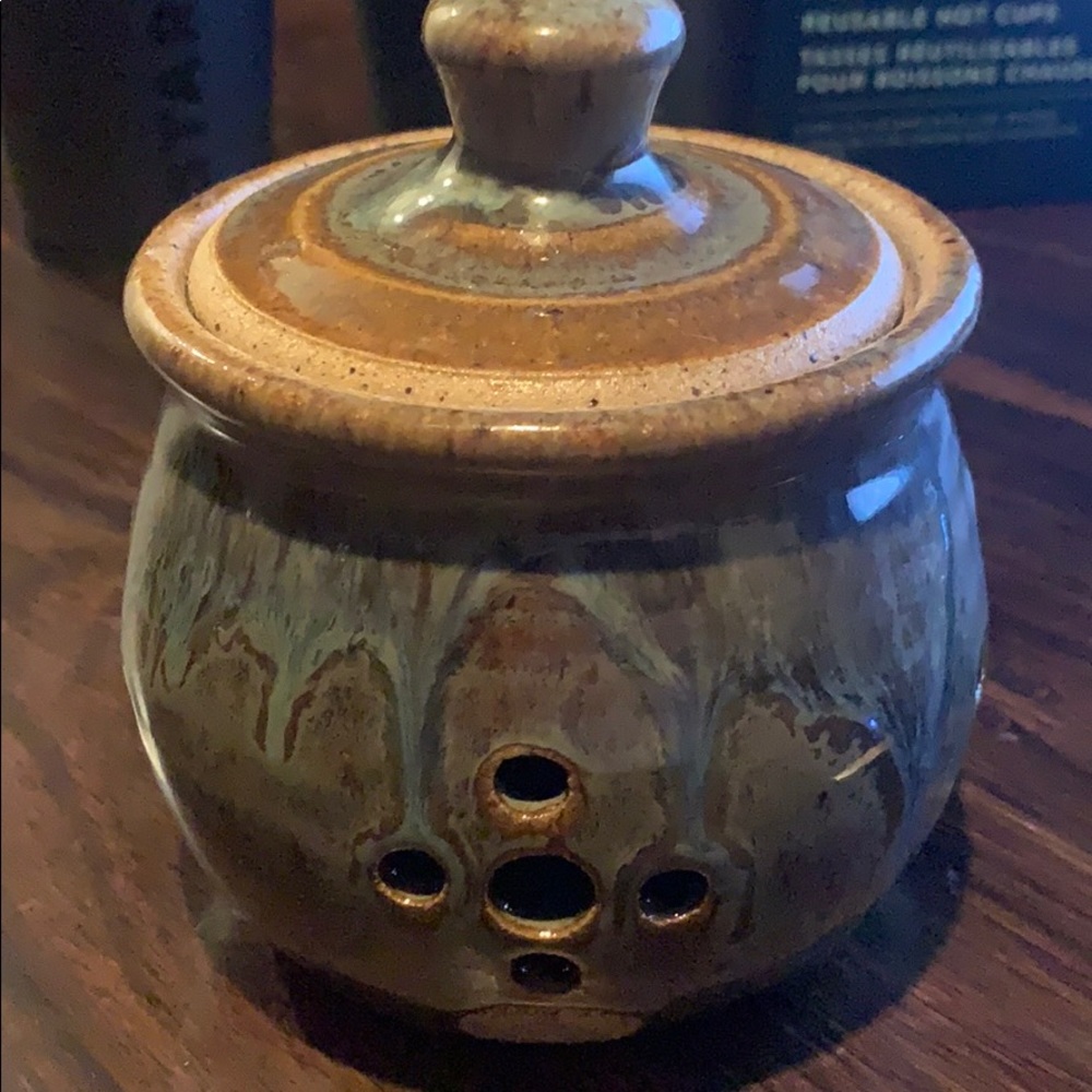 Pottery - Picture 2 of 5